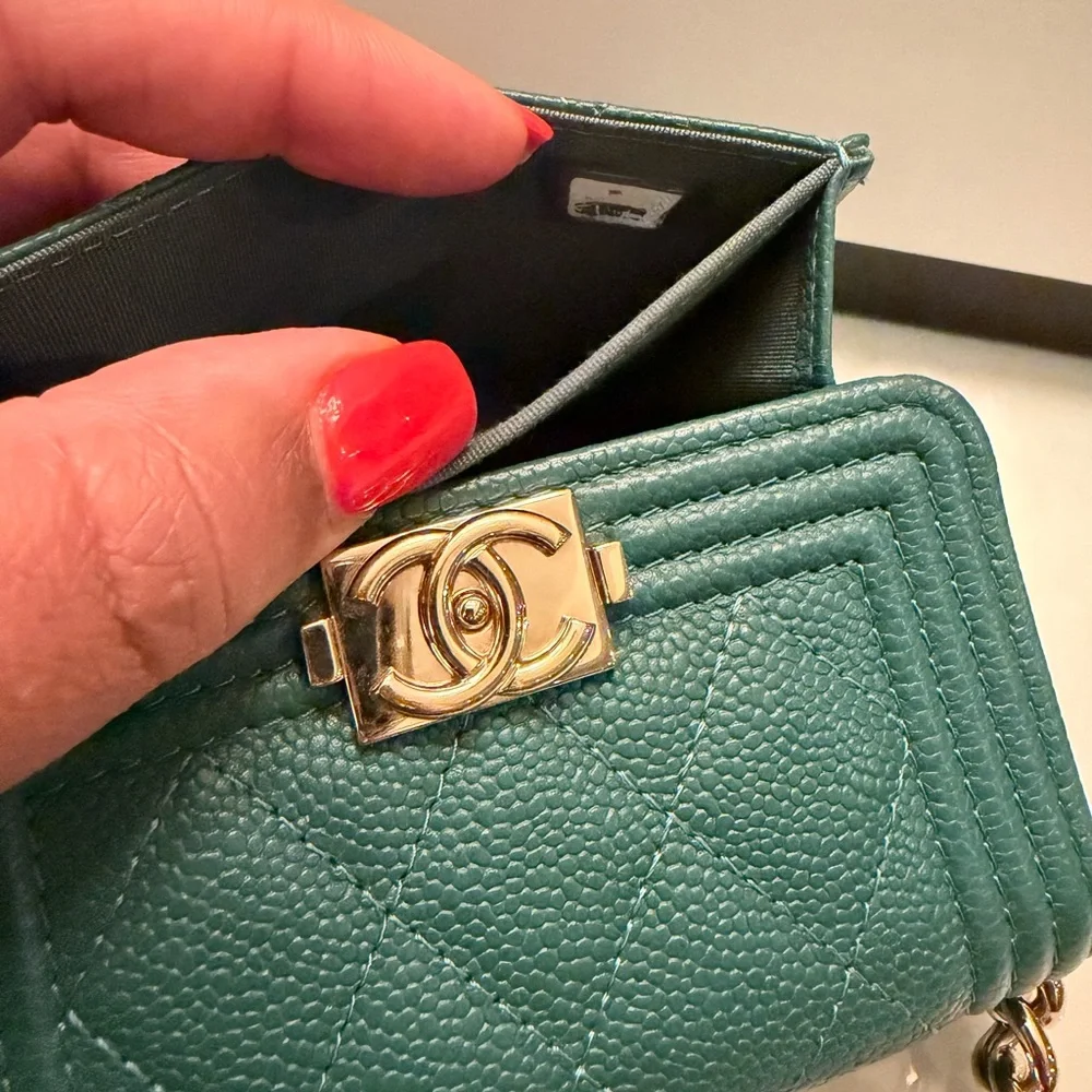 CHANEL Boy Caviar Card Holder Wallet on a chain- Green with gold hardware - Picture 13 of 14